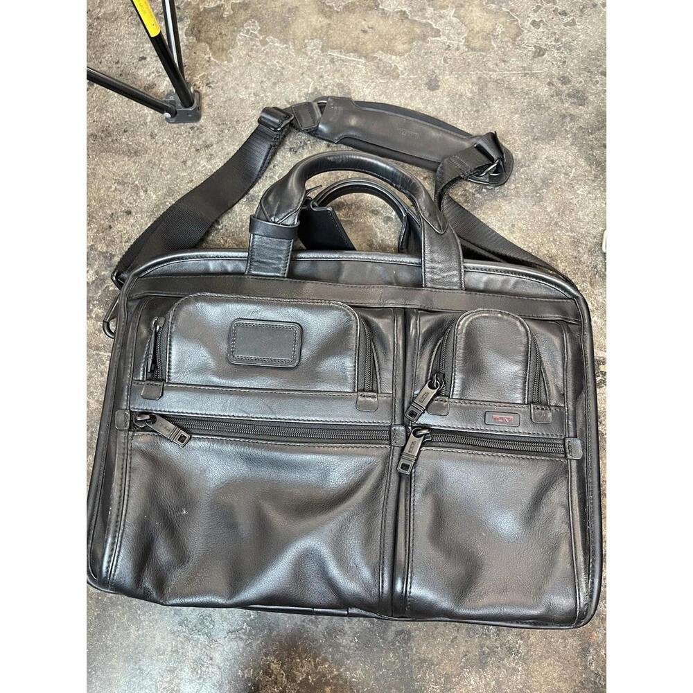 TUMI Leather‎ T Pass Briefcase Shoulder Bag Black  H08